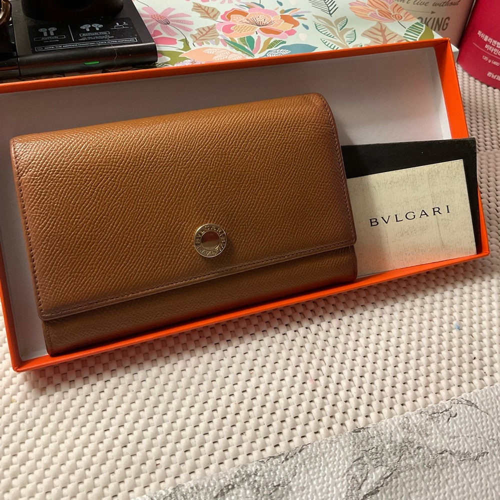 Bvlgari trifold wallet